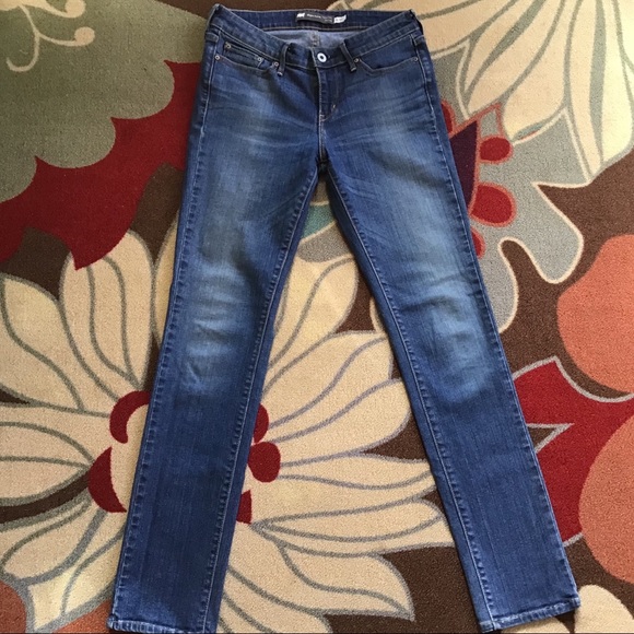 Levi’s Classic Slim Fit Jeans - Picture 6 of 6